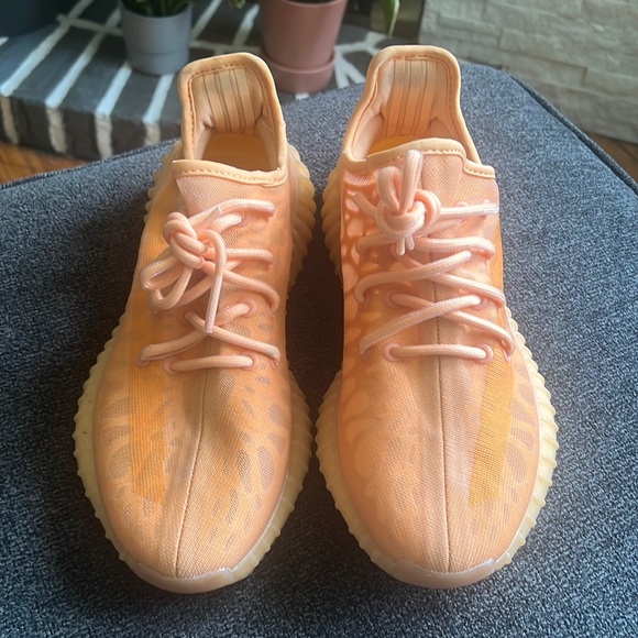 Yeezy - Picture 3 of 7